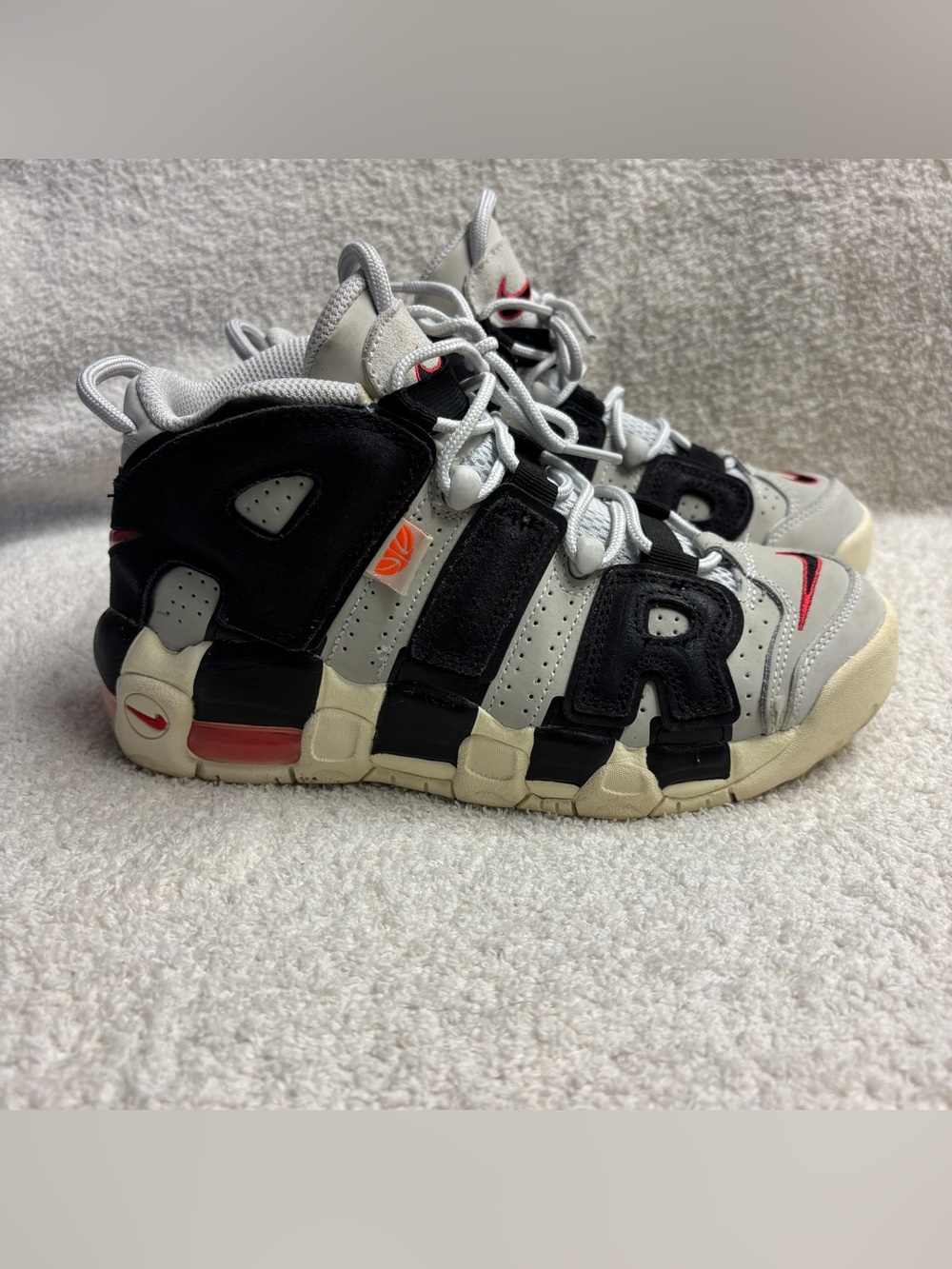 Nike Air More Uptempo GS High Top Leather Sneakers Gray/Black/Red 5Y